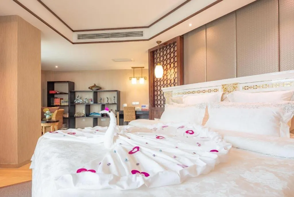 Bed in Excemon Beach Hotel Beihai