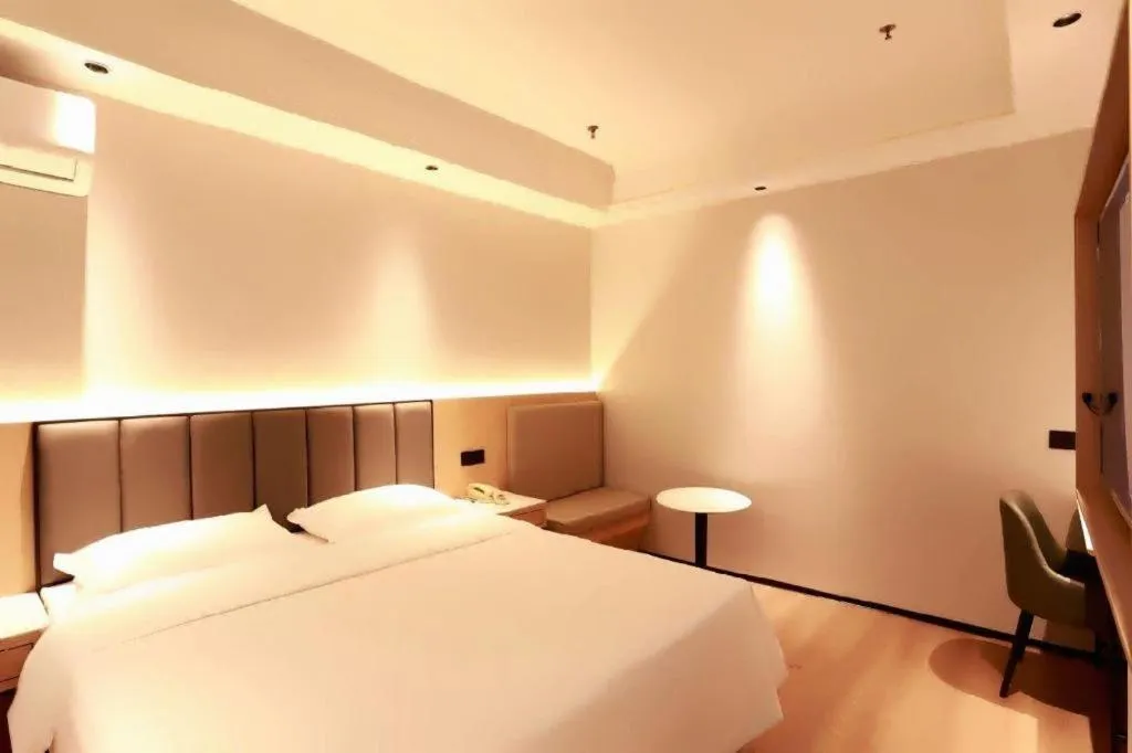 Bed in GreenTree Inn Maanshan Hanshan District Jiuwu Square Hotel