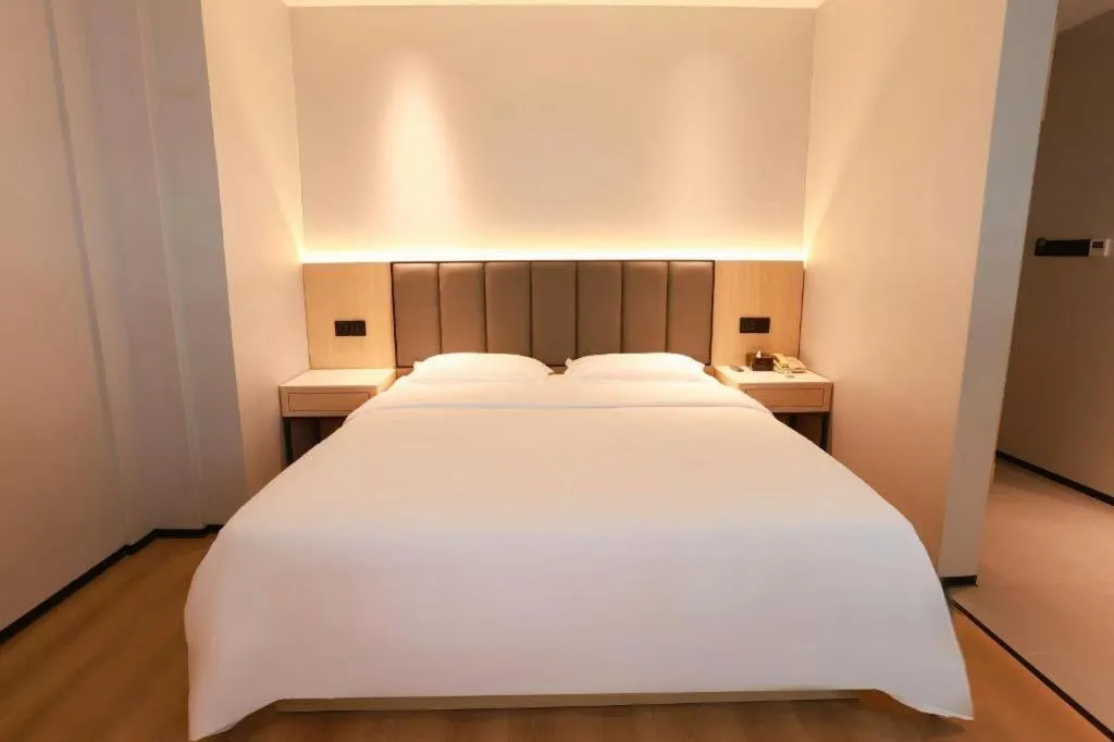 Bed in GreenTree Inn Maanshan Hanshan District Jiuwu Square Hotel