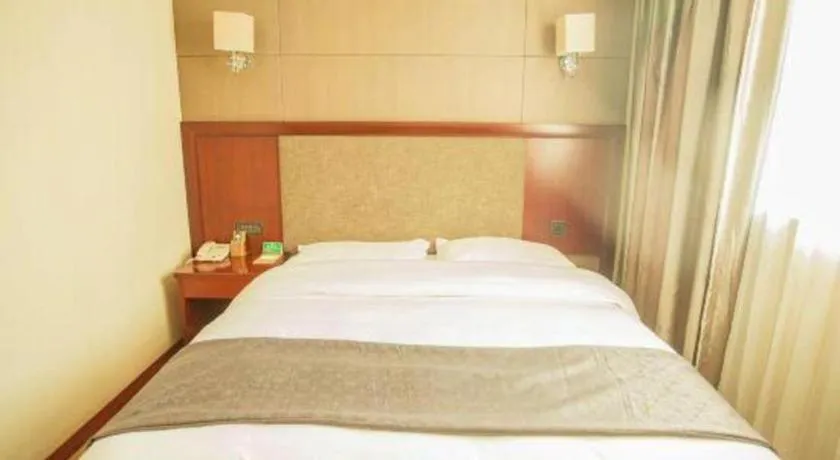 Bed in GreenTree Alliance Disneyland North Gate