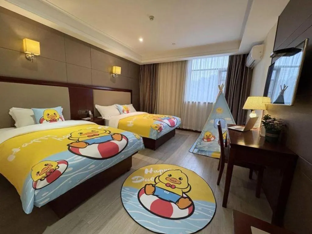 Bed in GreenTree Alliance Disneyland North Gate