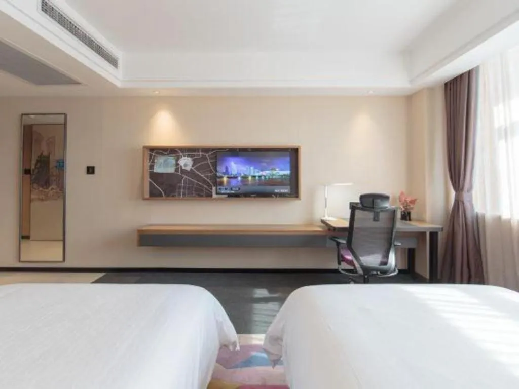 Bed in Hampton by Hilton Guangming Shenzhen