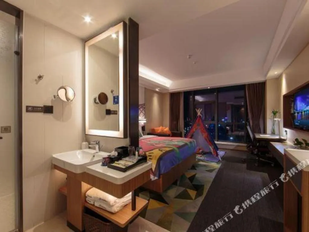 Bed in Hampton by Hilton Guangming Shenzhen