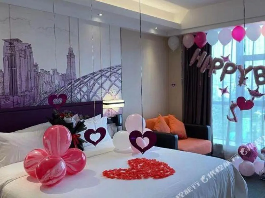 Bed in Hampton by Hilton Guangming Shenzhen