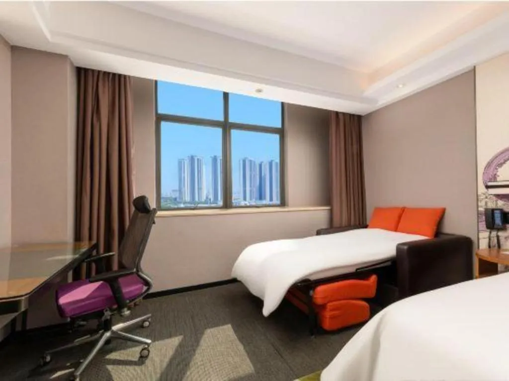 Bed in Hampton by Hilton Guangming Shenzhen