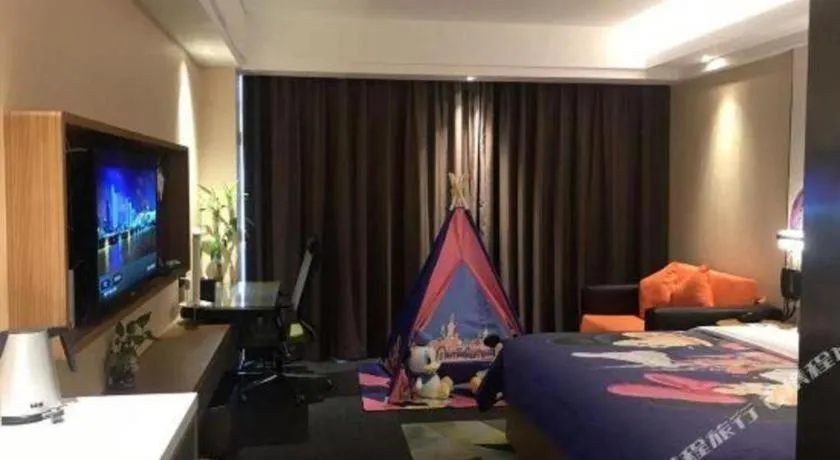 Bed in Hampton by Hilton Guangming Shenzhen