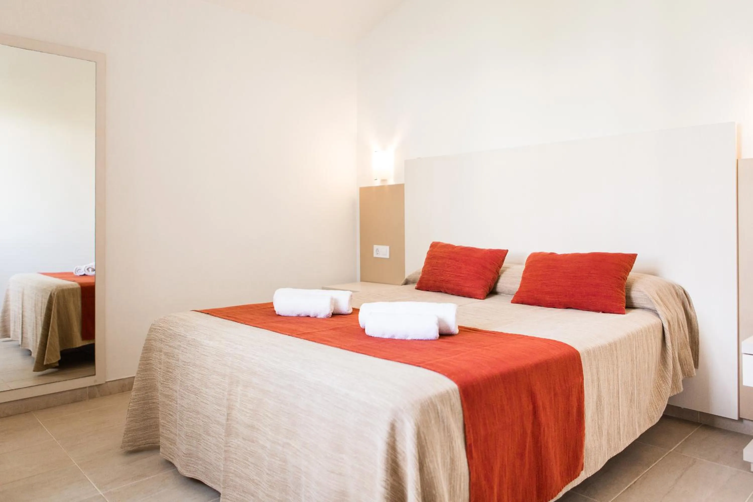 Bed in Sagitario Menorca Mar Adults only