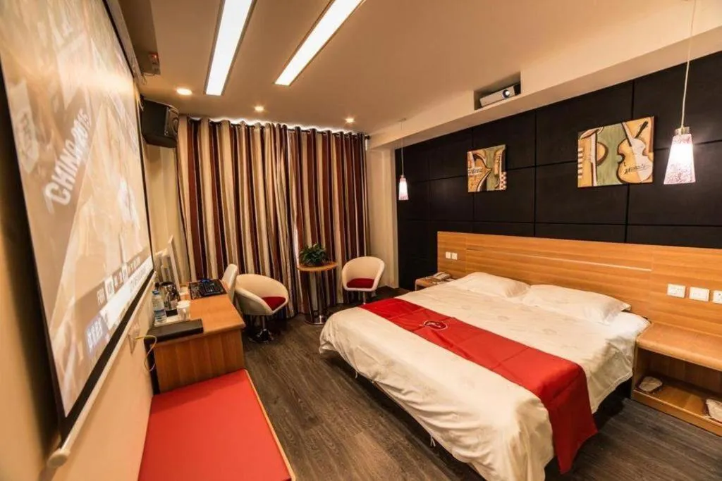 Bed in Thank Inn Plus Hotel Wuxi Xishan District Leather City