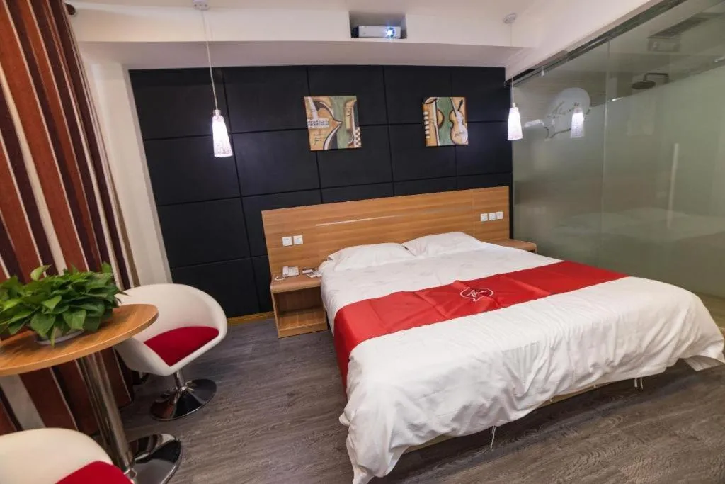 Bed in Thank Inn Plus Hotel Wuxi Xishan District Leather City
