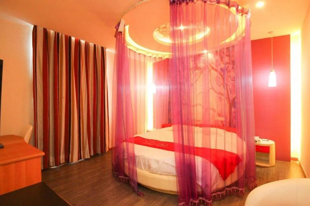 Bed in Thank Inn Plus Hotel Wuxi Xishan District Leather City