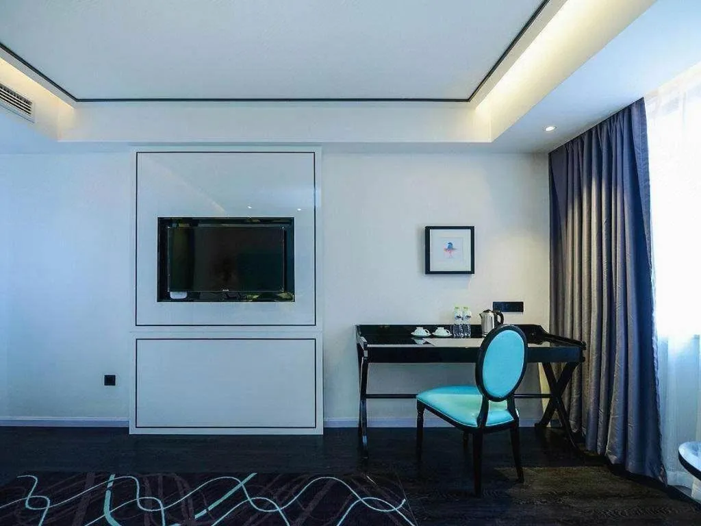 Xana Hotelle Chongqing Jiefangbei Center Branch