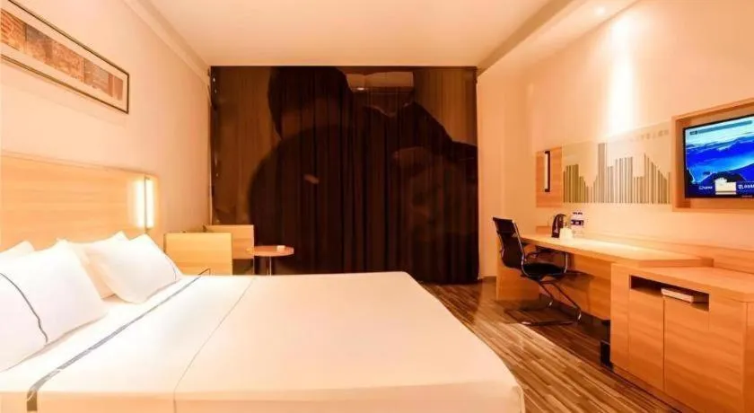 Bed in City Comfort Inn Xianning South Station Wanda