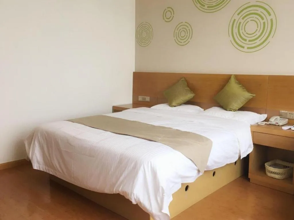 Bed in GreenTree Inn Ningbo Ninghai Beidou North Road Express Hotel