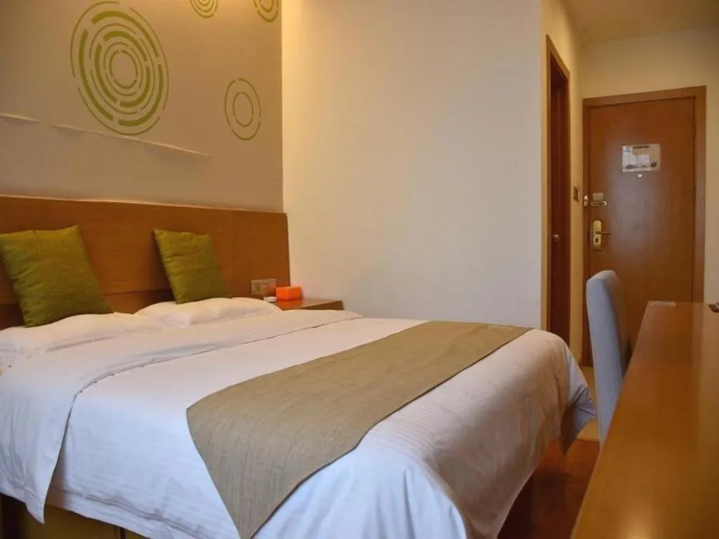 Bed in GreenTree Inn Ningbo Ninghai Beidou North Road Express Hotel