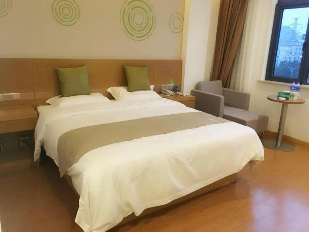 Bed in GreenTree Inn Ningbo Ninghai Beidou North Road Express Hotel
