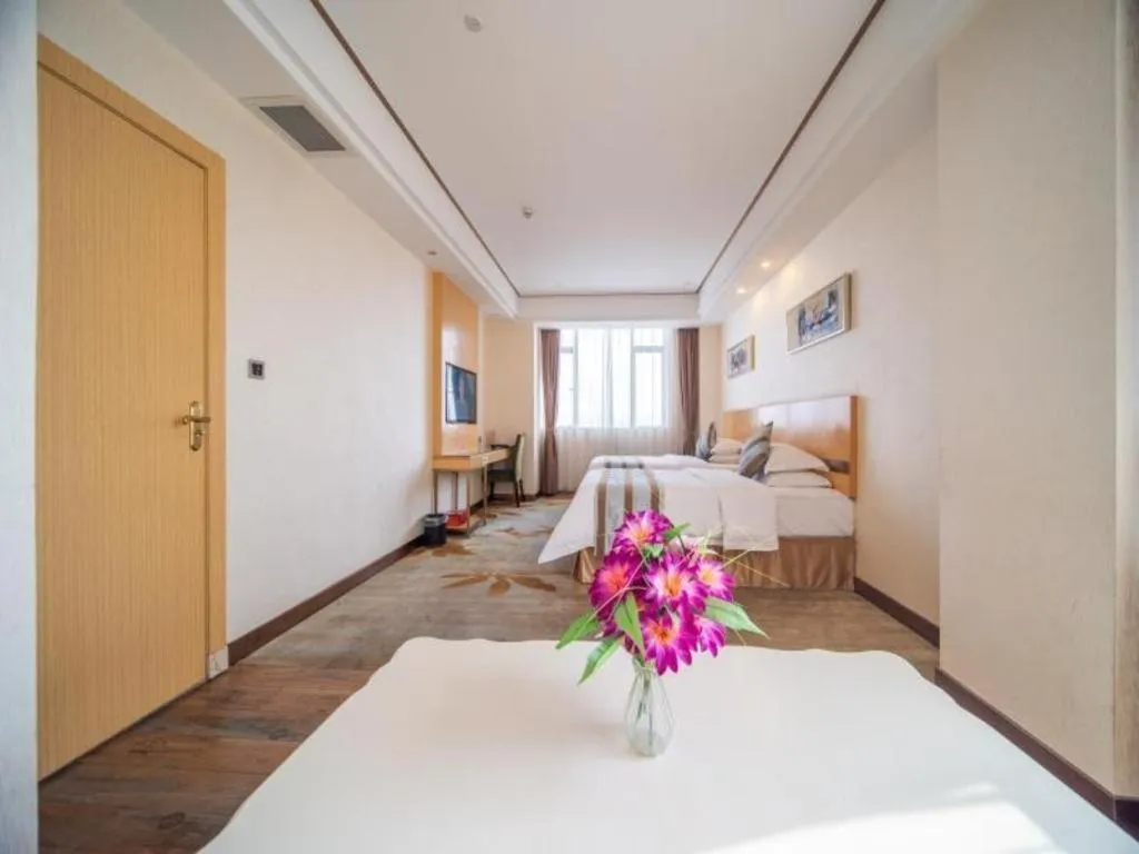 Bed in GreenTree Alliance Foshan West Station Luowu Road Hotel