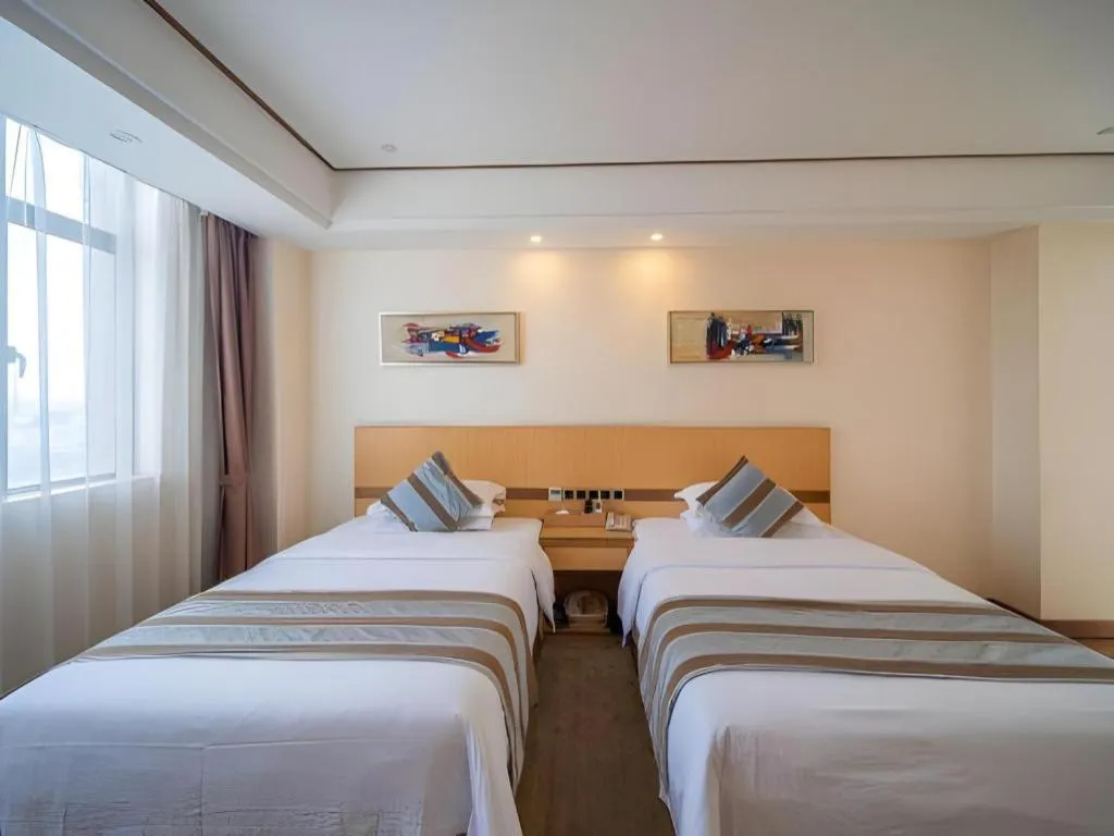 Bed in GreenTree Alliance Foshan West Station Luowu Road Hotel