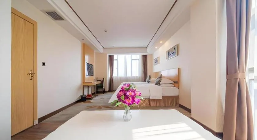 Bed in GreenTree Alliance Foshan West Station Luowu Road Hotel