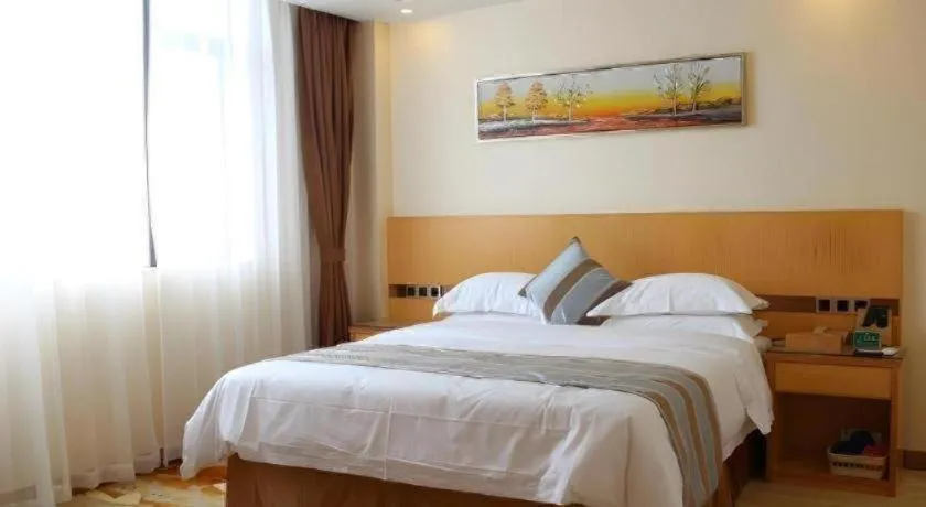 Bed in GreenTree Alliance Foshan West Station Luowu Road Hotel