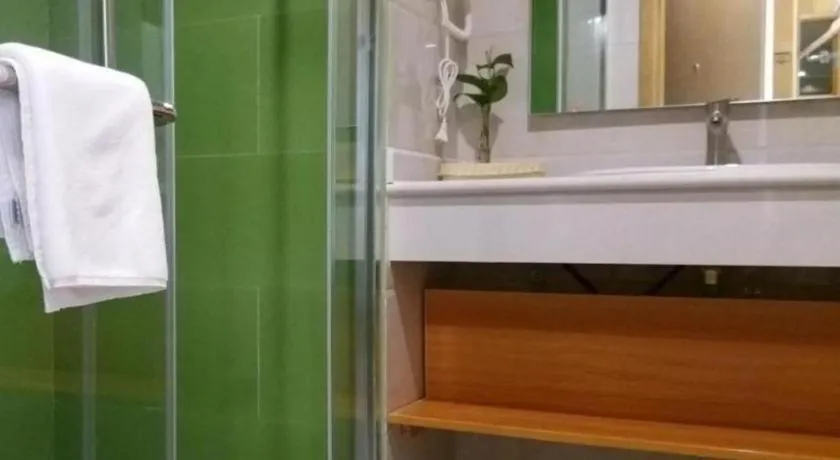 GreenTree Inn Shandong Heze Caoxian Zhuangzhai Town Oriental Times City Business Hotel