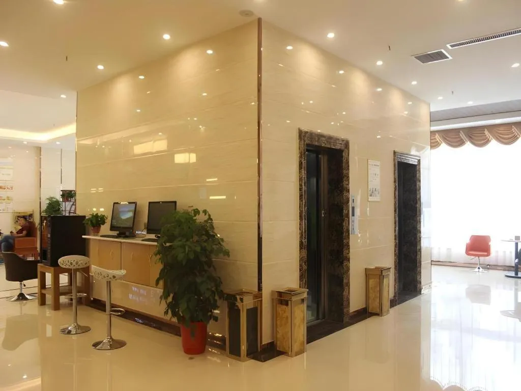 GreenTree Inn Shandong Heze Caoxian Zhuangzhai Town Oriental Times City Business Hotel