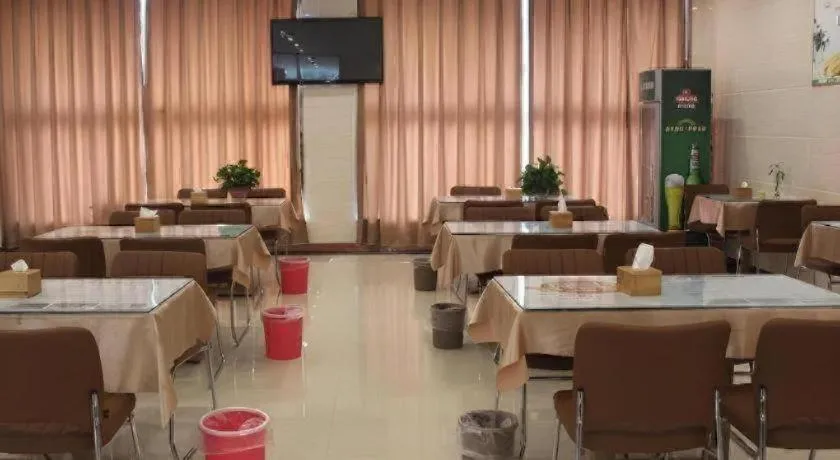 GreenTree Inn Shandong Heze Caoxian Zhuangzhai Town Oriental Times City Business Hotel