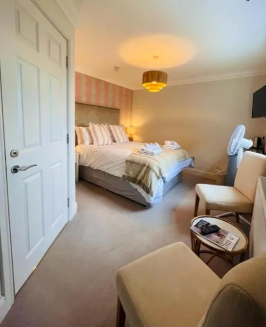 Bedroom, Bed in Beaches Guest House