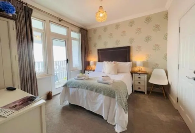 Bedroom, Bed in Beaches Guest House