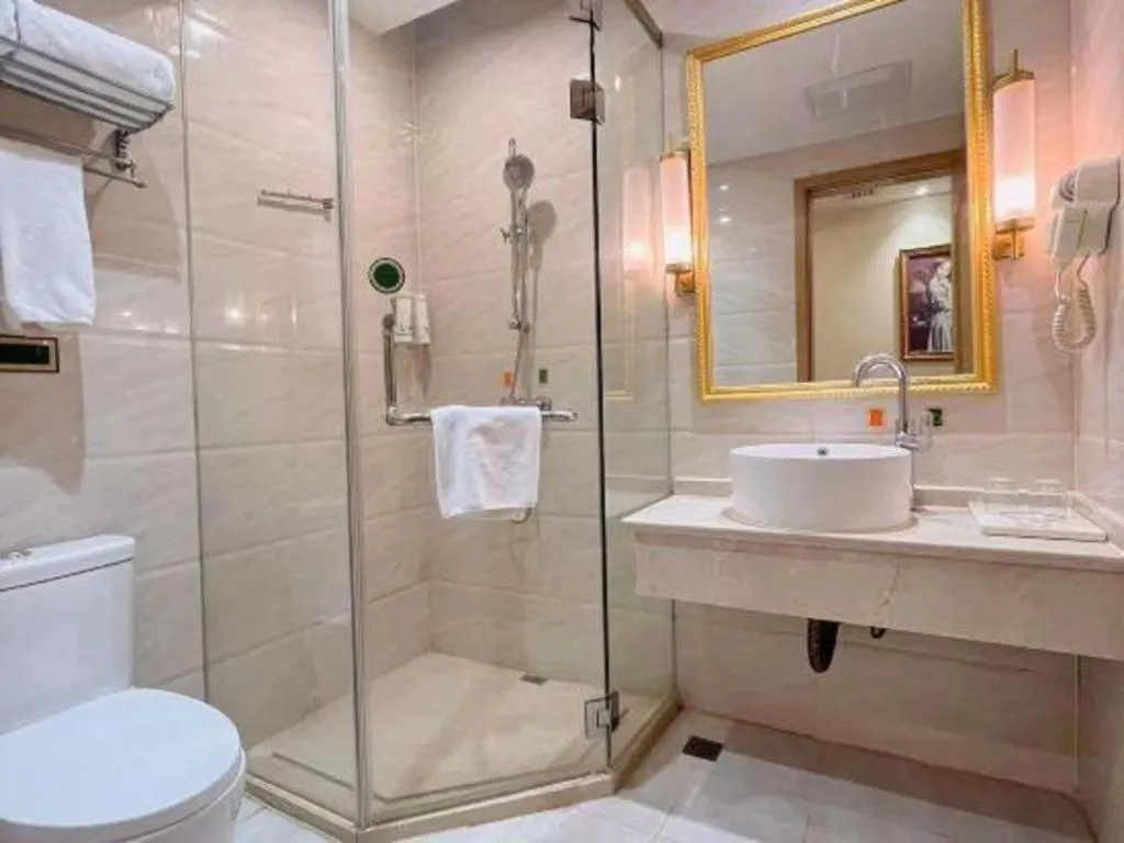 Vienna 3 Best Shanghai Baoshan Fengxiang Road