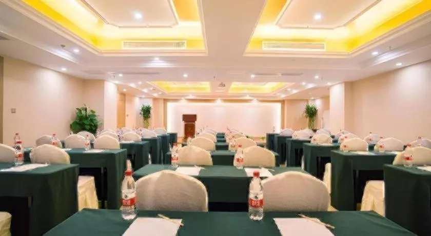 Vienna 3 Best Shanghai Baoshan Fengxiang Road