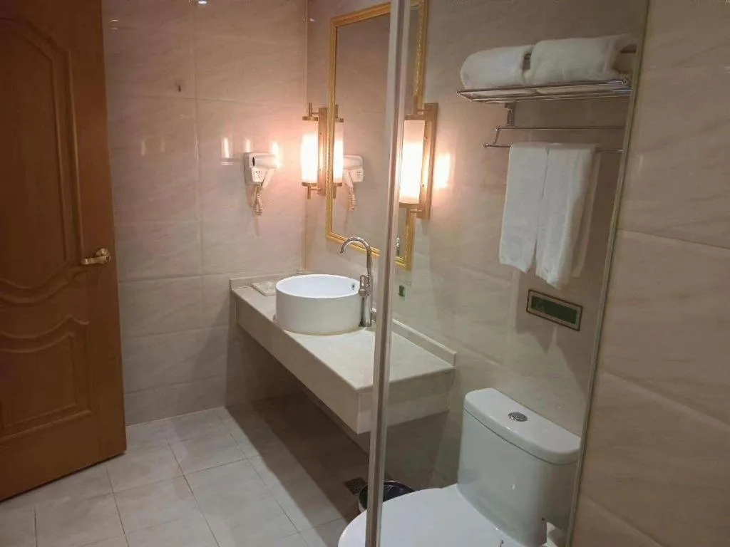 Vienna 3 Best Shanghai Baoshan Fengxiang Road