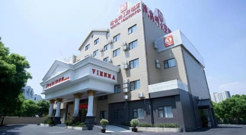 Vienna 3 Best Shanghai Baoshan Fengxiang Road