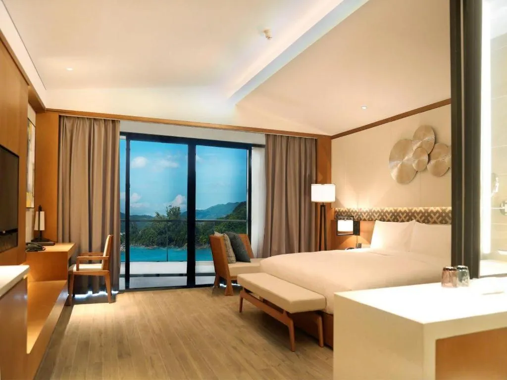 Bed in La Fountain Hotel & Resort Sanya