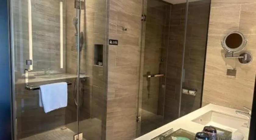 La Fountain Hotel & Resort Sanya