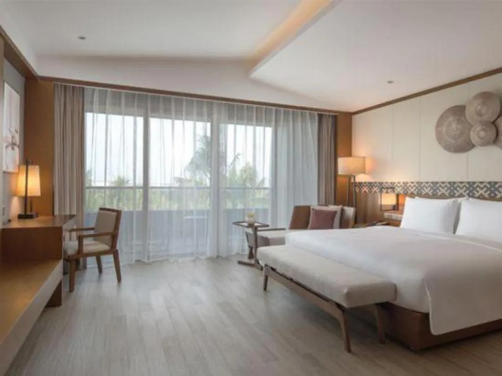 Bed in La Fountain Hotel & Resort Sanya