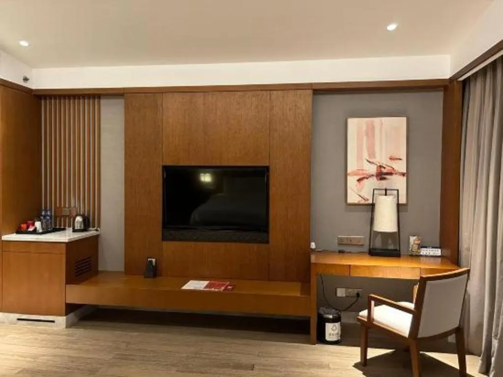 La Fountain Hotel & Resort Sanya