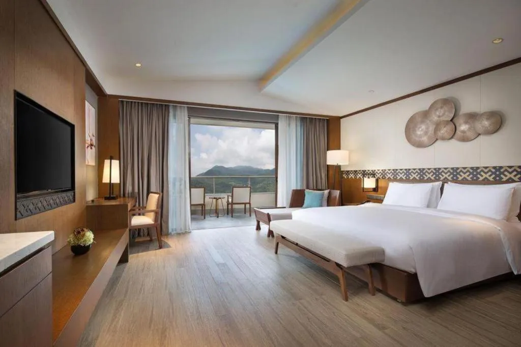 Bed in La Fountain Hotel & Resort Sanya
