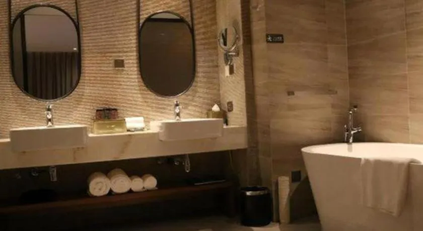 La Fountain Hotel & Resort Sanya