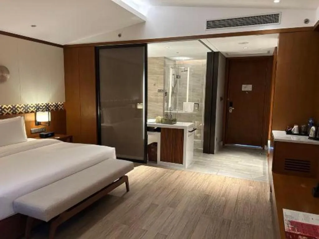 Bed in La Fountain Hotel & Resort Sanya