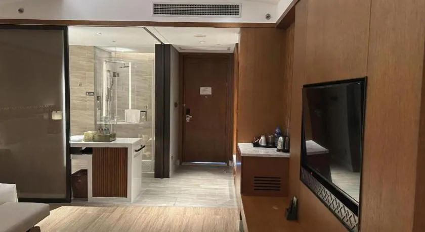 La Fountain Hotel & Resort Sanya