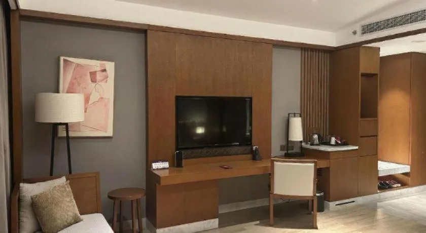 La Fountain Hotel & Resort Sanya