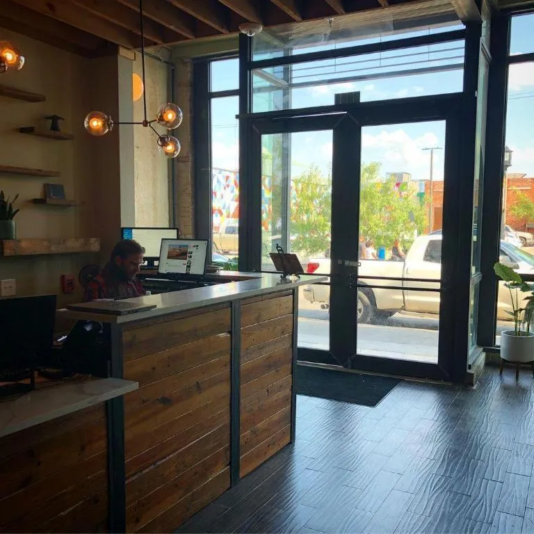 Deep Ellum Hostel - Adults Only