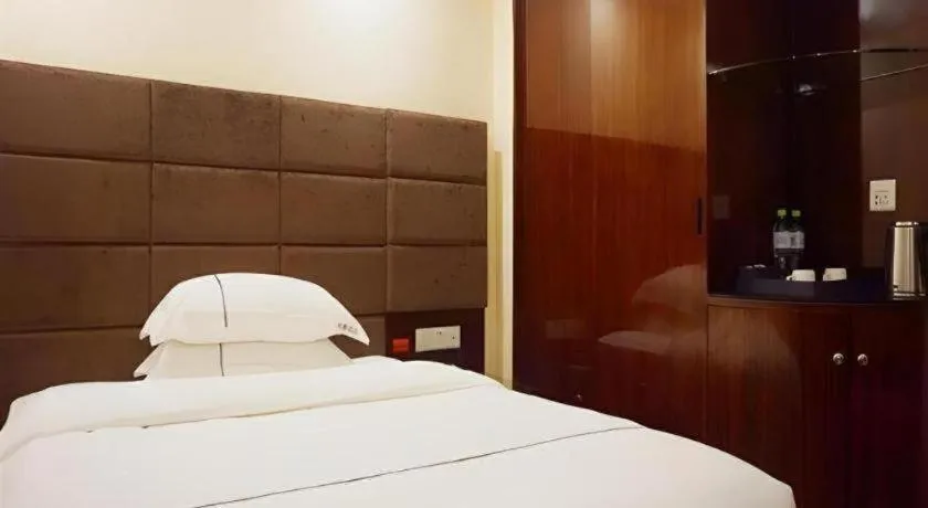 Bed in Jingtu hotel zhanjiang dingsheng plaza store