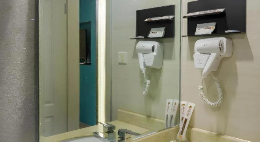 Jingtu hotel zhanjiang dingsheng plaza store