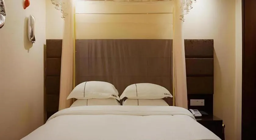 Bed in Jingtu hotel zhanjiang dingsheng plaza store