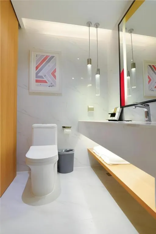 Borrman Hotel Maoming High-speed Railway Station