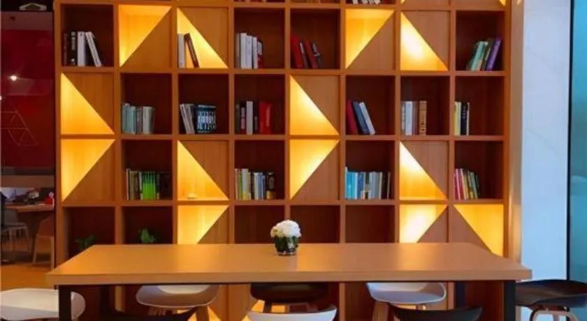 Borrman Hotel Maoming High-speed Railway Station