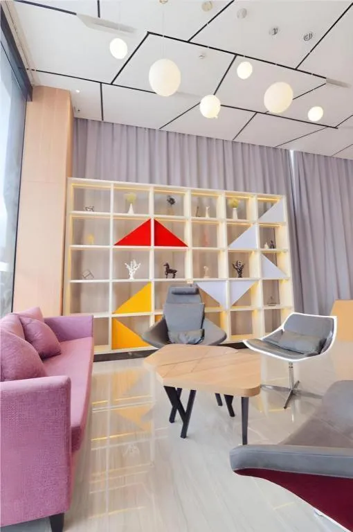 Borrman Hotel Maoming High-speed Railway Station