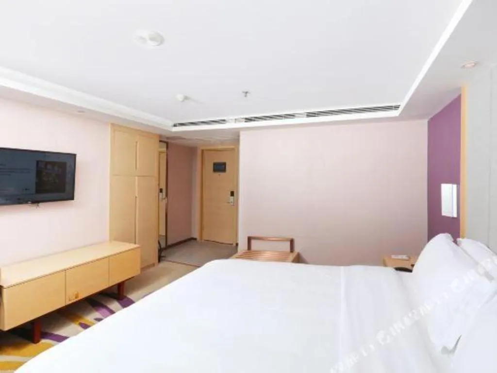 Bed in Lavande Hotels Guangzhou Baiyun Avenue North Metro Station