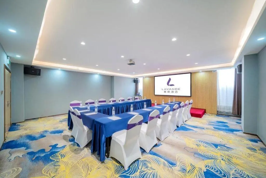 Lavande Hotels Guangzhou Baiyun Avenue North Metro Station